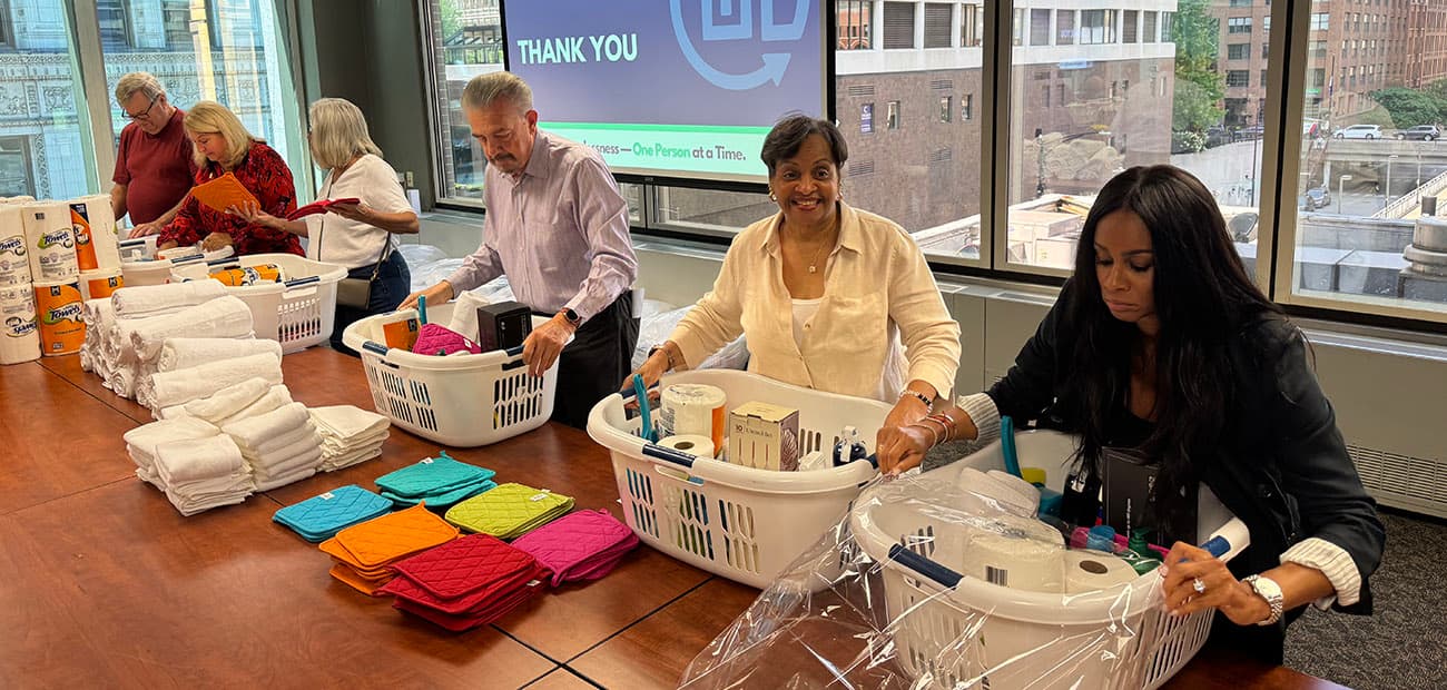 NAR Leaders Meeting in Chicago Give Individuals, Families in Crisis a Fresh Start