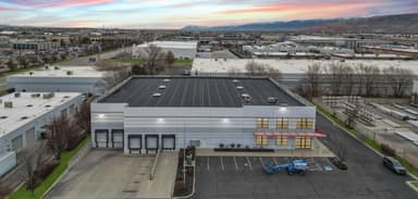 Outperforming Goliaths