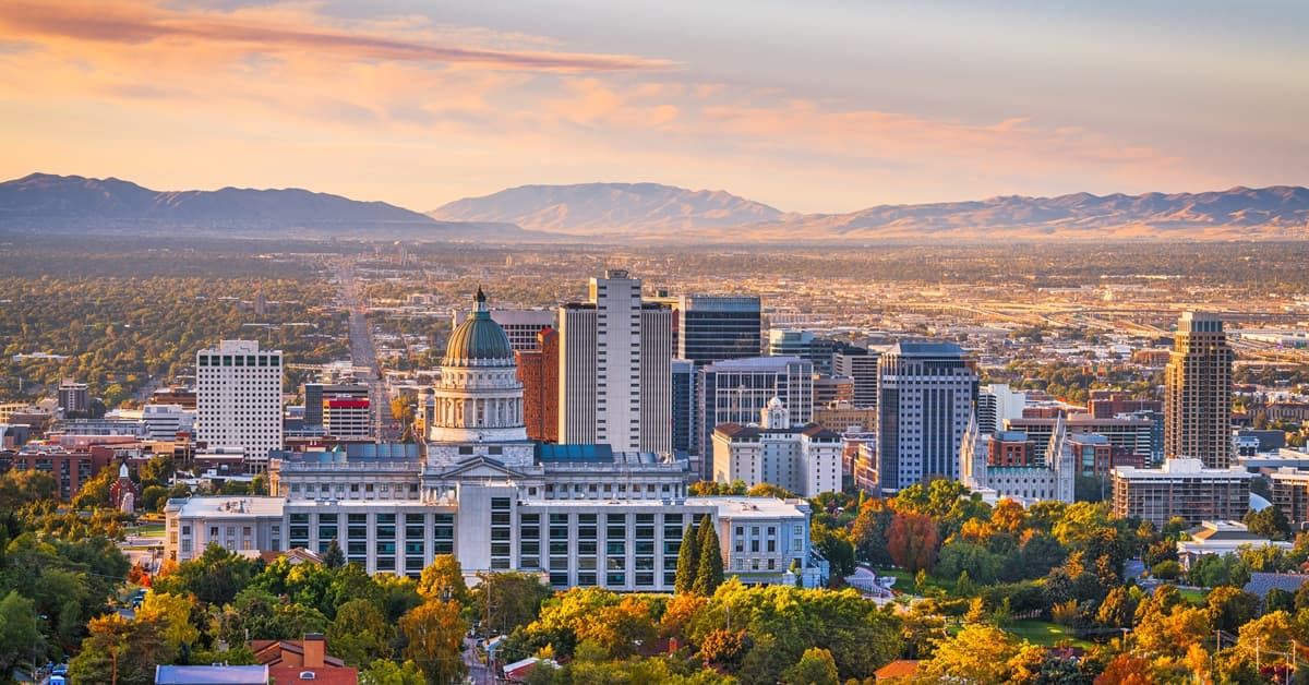 Salt Lake City, UT Downtown Cityscape with Mountains in the Backdrop Representing the NAIOP National Forums Symposium