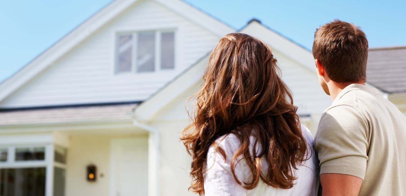 As Mortgage Rates Mostly Hold Steady, Agents Say Waiting Could Cost Buyers