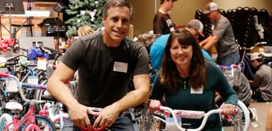 Good Neighbor Finalists Eric and Janet Baucom