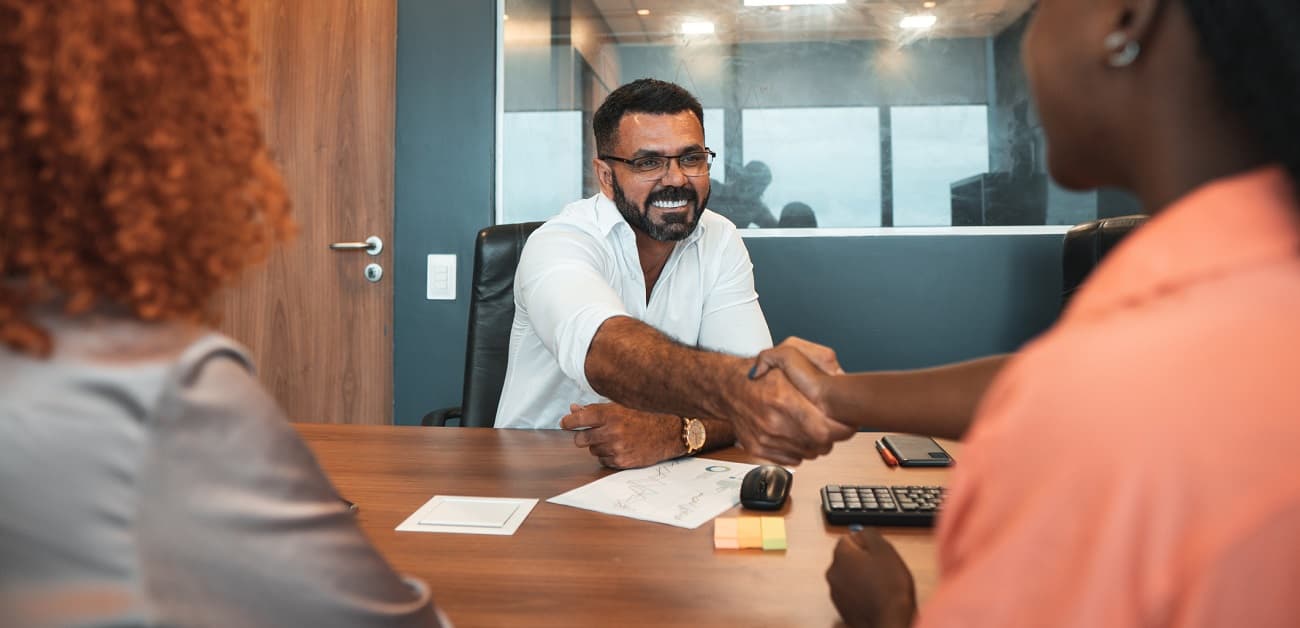 10 Clever Ideas for Personalized Closing Gifts