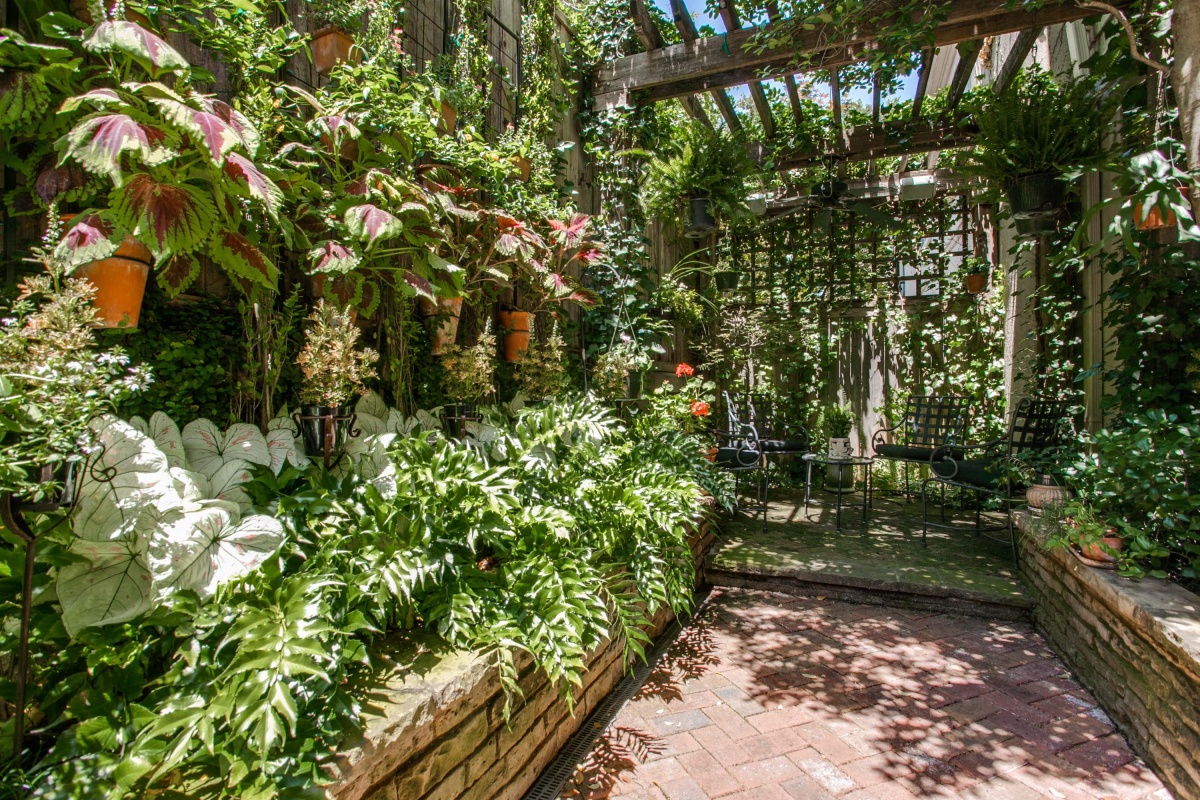 Hot Home Trend: Vertical Gardens | www.nar.realtor