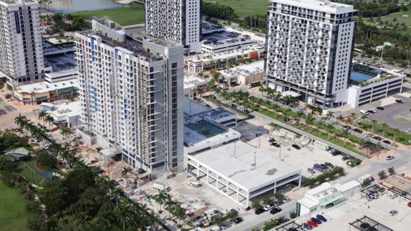 Current construction photo of 5350 Park luxury condominium tower in Downtown Doral