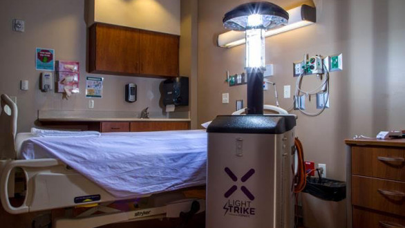 Xenex robot disinfecting patient room